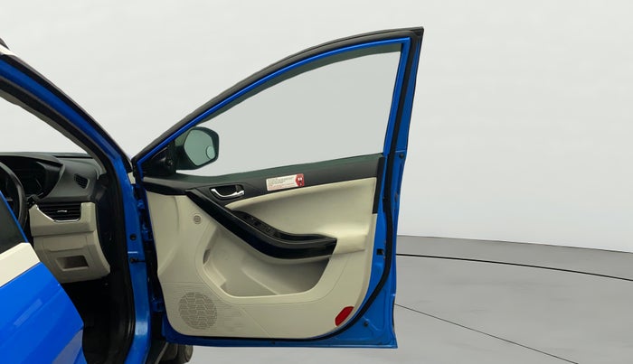 2020 Tata NEXON XZA PLUS (O) PETROL DUAL TONE, Petrol, Automatic, 48,082 km, RHS Front Door