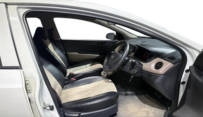 2017 Hyundai Grand i10 MAGNA AT 1.2 KAPPA VTVT, Petrol, Automatic, 27,341 km, Right Side Front Door Cabin