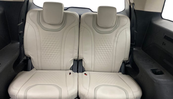 2022 Mahindra XUV700 AX 5 P MT 7 STR, Petrol, Manual, 38,236 km, Third Seat Row ( optional )