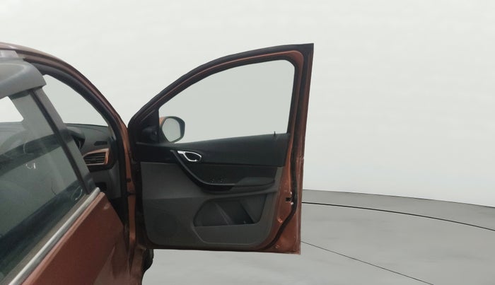 2017 Tata TIGOR XZ (O) PETROL, CNG, Manual, 1,13,119 km, RHS Front Door