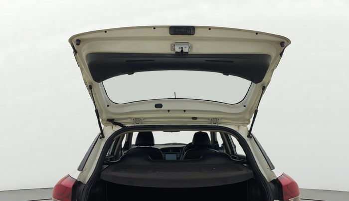 2017 Hyundai Elite i20 ASTA 1.2, Petrol, Manual, 75,093 km, Boot Door Open