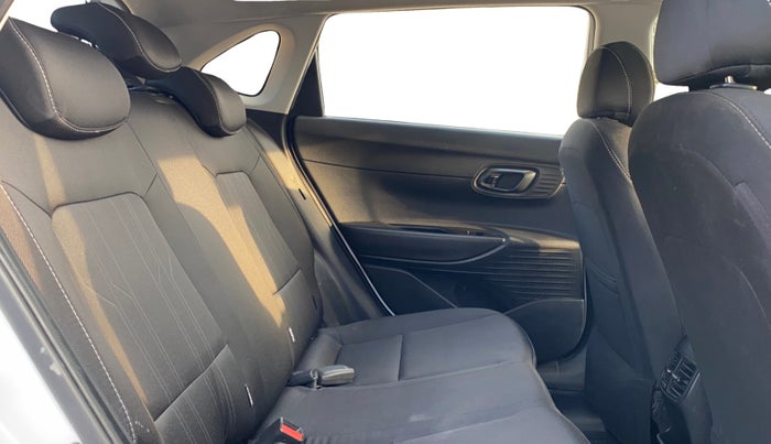 2023 Hyundai NEW I20 SPORTZ 1.2 MT, Petrol, Manual, 48,674 km, Right Side Rear Door Cabin