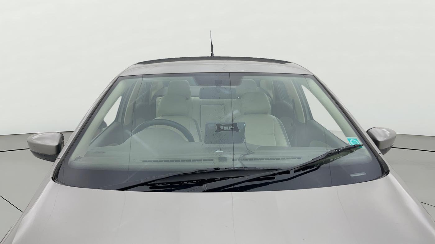 2013 Skoda Rapid ELEGANCE 1.6 MPI MT, Petrol, Manual, 69,053 km, Front Windshield