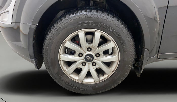 2017 Mahindra XUV500 W10, Diesel, Manual, 65,122 km, Left Front Wheel