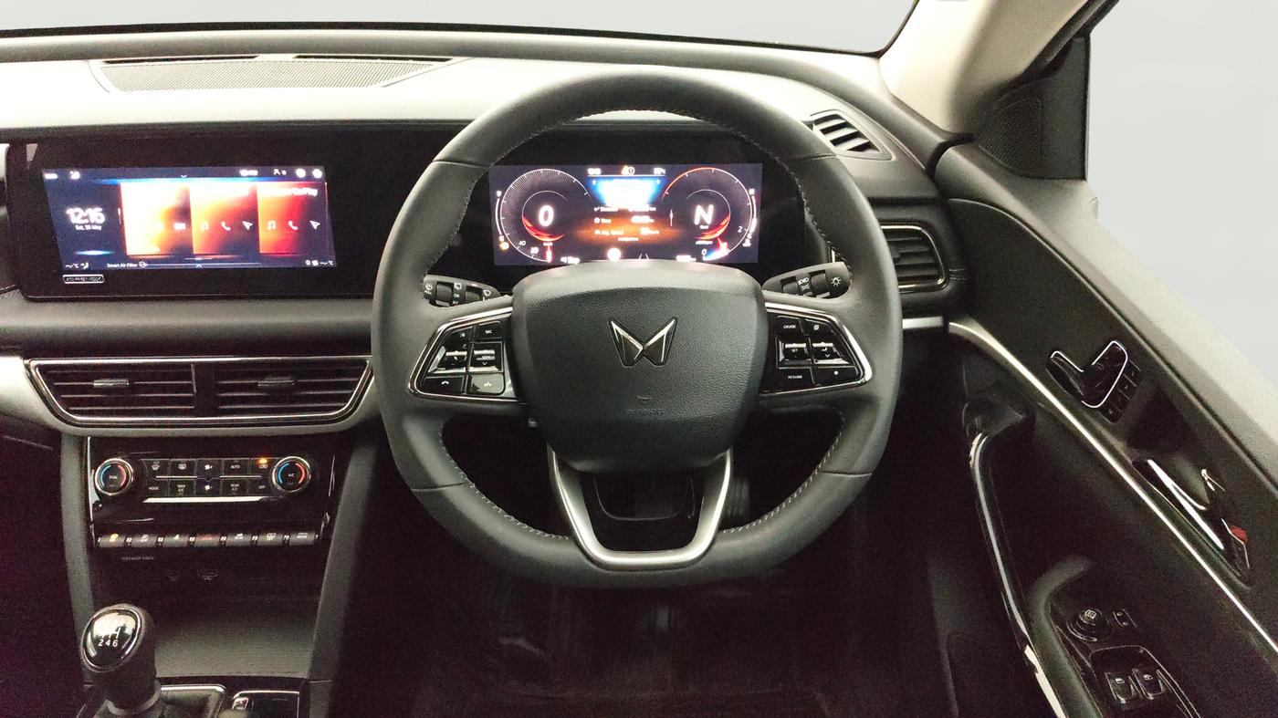 2025 Mahindra XUV700 AX 7 D MT 7 STR, Diesel, Manual, 9,461 km, Steering Wheel Close Up
