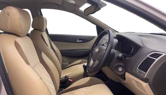 2013 Hyundai i20 SPORTZ 1.2, Petrol, Manual, 50,813 km, Right Side Front Door Cabin