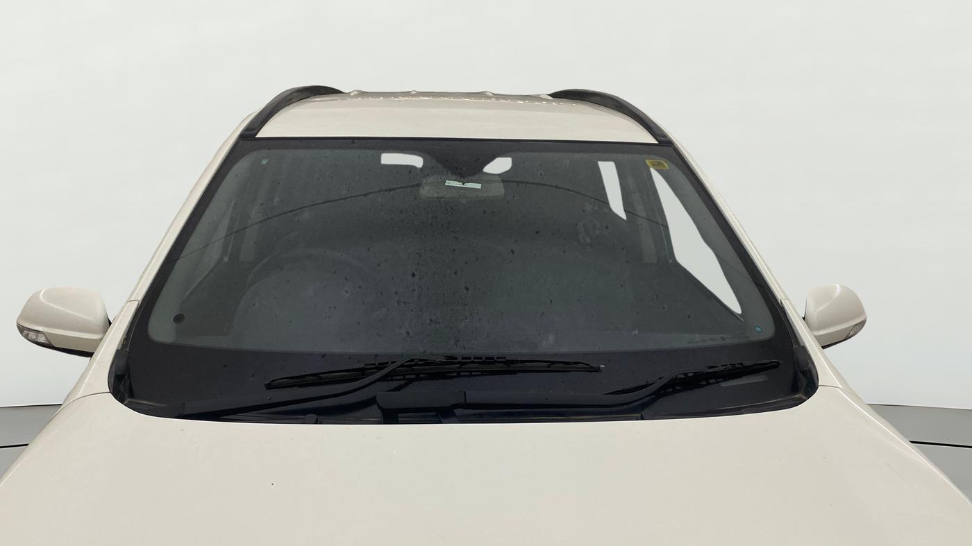 2020 Mahindra XUV500 W7, Diesel, Manual, 62,010 km, Front Windshield