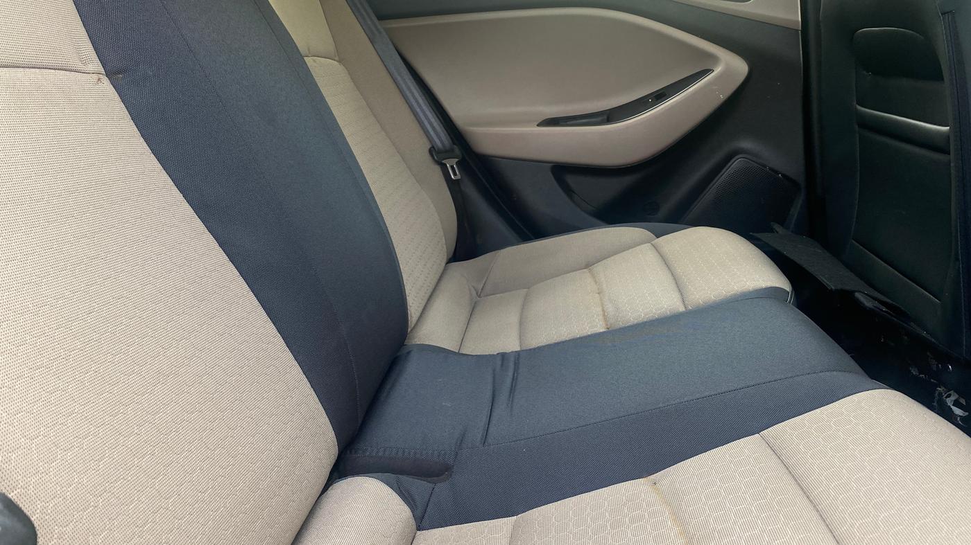 2015 Hyundai Elite i20 MAGNA 1.2, Petrol, Manual, 33,459 km, Right Side Rear Door Cabin