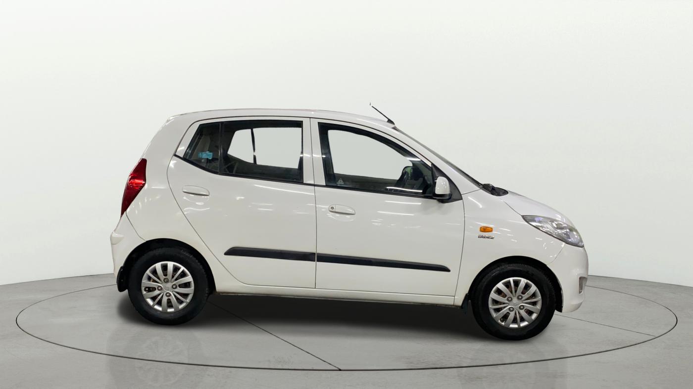 2014 Hyundai i10 SPORTZ 1.1, Petrol, Manual, 80,125 km, Right Side View
