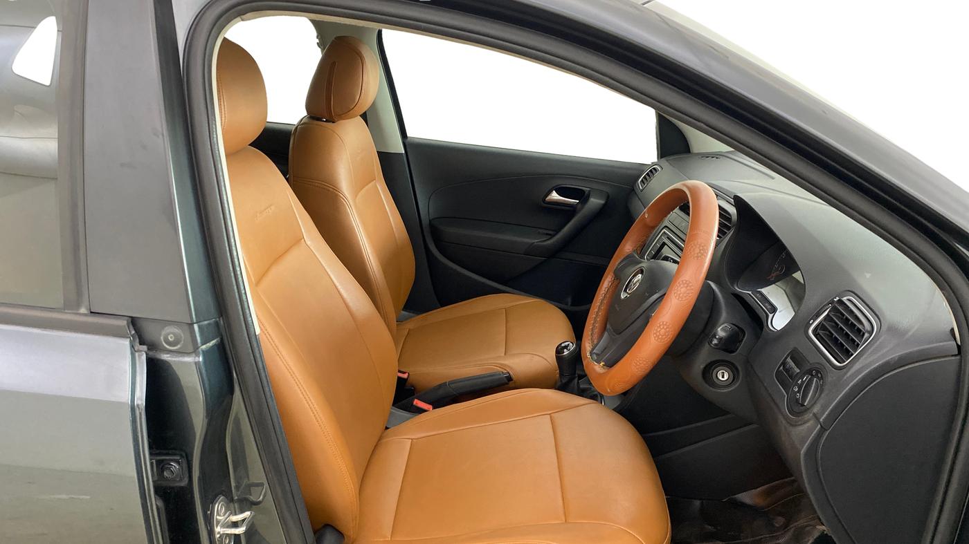 2020 Volkswagen Polo COMFORTLINE 1.0L MPI, Petrol, Manual, 1,25,895 km, Right Side Front Door Cabin