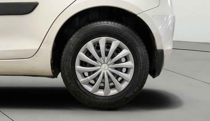 2017 Maruti Swift VXI, CNG, Manual, 59,149 km, Left Rear Wheel