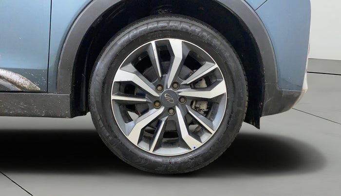 2021 Mahindra XUV300 W8 (O) 1.2 PETROL, Petrol, Manual, 33,153 km, Right Front Wheel