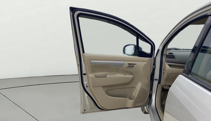 2018 Maruti Ertiga ZXI, CNG, Manual, 61,743 km, LHS Front Door