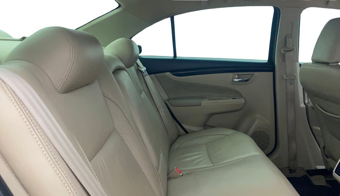 2016 Maruti Ciaz ZXI+, Petrol, Manual, 35,951 km, Right Side Rear Door Cabin