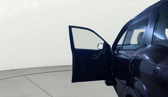 2014 Mahindra XUV500 W8, Diesel, Manual, 85,083 km, LHS Front Door