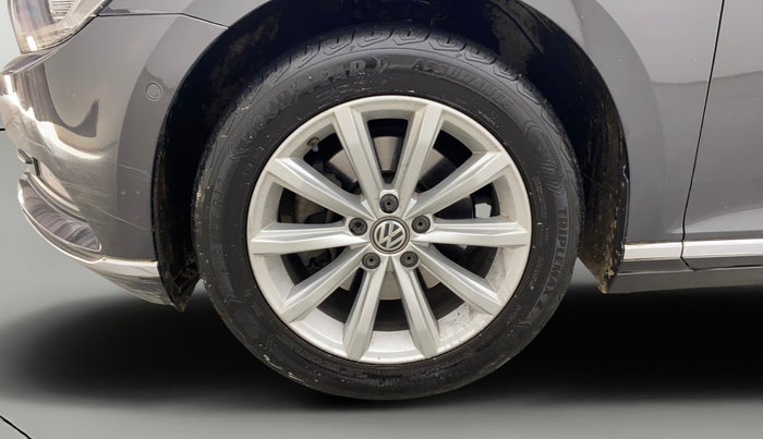 2018 Volkswagen Passat HIGHLINE DSG, Diesel, Automatic, 1,08,680 km, Left Front Wheel