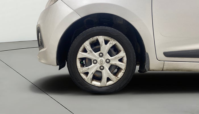 2013 Hyundai Grand i10 SPORTZ AT 1.2 KAPPA VTVT, Petrol, Automatic, 1,02,760 km, Left Front Wheel
