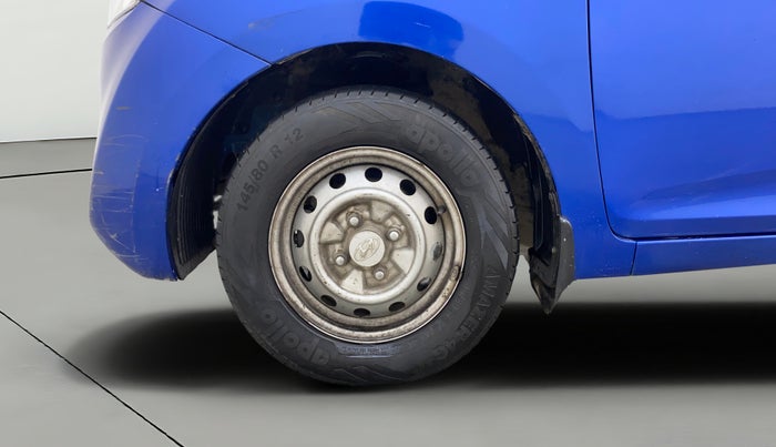 2013 Hyundai Eon ERA +, Petrol, Manual, 61,944 km, Left Front Wheel