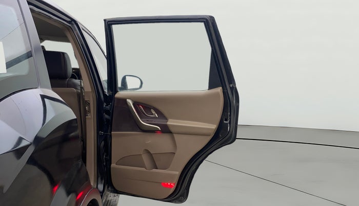 2013 Mahindra XUV500 W8, Diesel, Manual, 91,336 km, RHS Rear Door