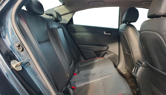 2021 Hyundai Verna SX (O) 1.0 TURBO DCT, Petrol, Automatic, 30,297 km, Right Side Rear Door Cabin