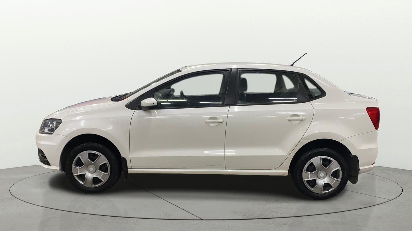 2018 Volkswagen Ameo COMFORTLINE 1.0L, Petrol, Manual, 1,06,101 km, Left Side