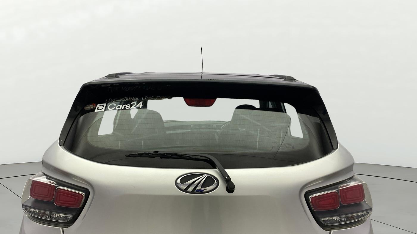 2018 Mahindra KUV 100 NXT K8 P 6 STR DUAL TONE, Petrol, Manual, 23,253 km, Rear Windshield