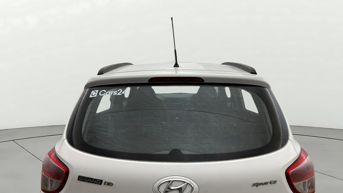 2016 Hyundai Grand i10 SPORTZ 1.2 KAPPA VTVT, Petrol, Manual, 18,094 km, Rear Windshield