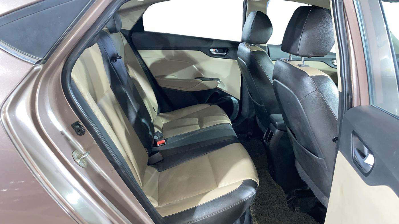 2018 Hyundai Verna 1.6 VTVT SX O, Petrol, Manual, 36,408 km, Right Side Rear Door Cabin