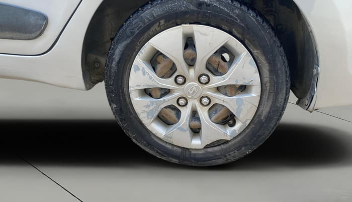 2015 Hyundai Xcent S 1.2, Petrol, Manual, 1,45,243 km, Left Rear Wheel