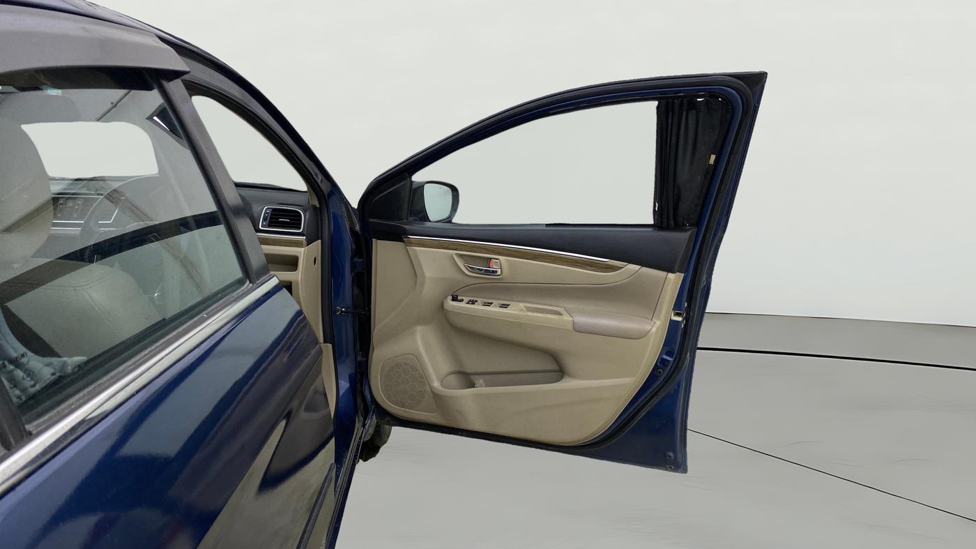 2018 Maruti Ciaz ALPHA  AT 1.5 SHVS PETROL, Petrol, Automatic, 64,071 km, RHS Front Door