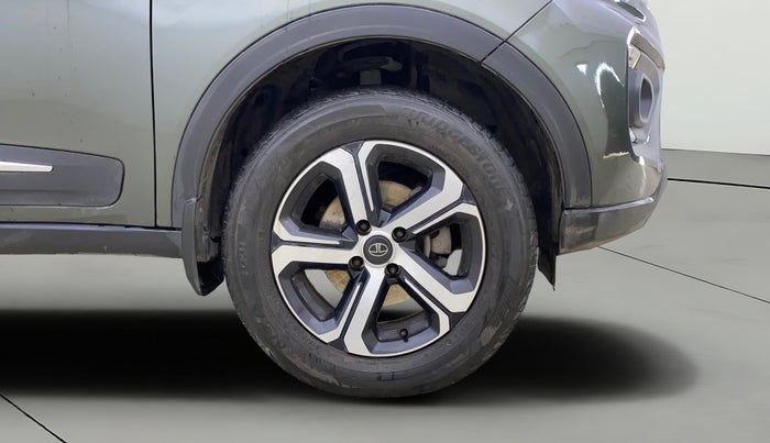 2021 Tata NEXON XZA PLUS PETROL, Petrol, Automatic, 52,465 km, Right Front Wheel