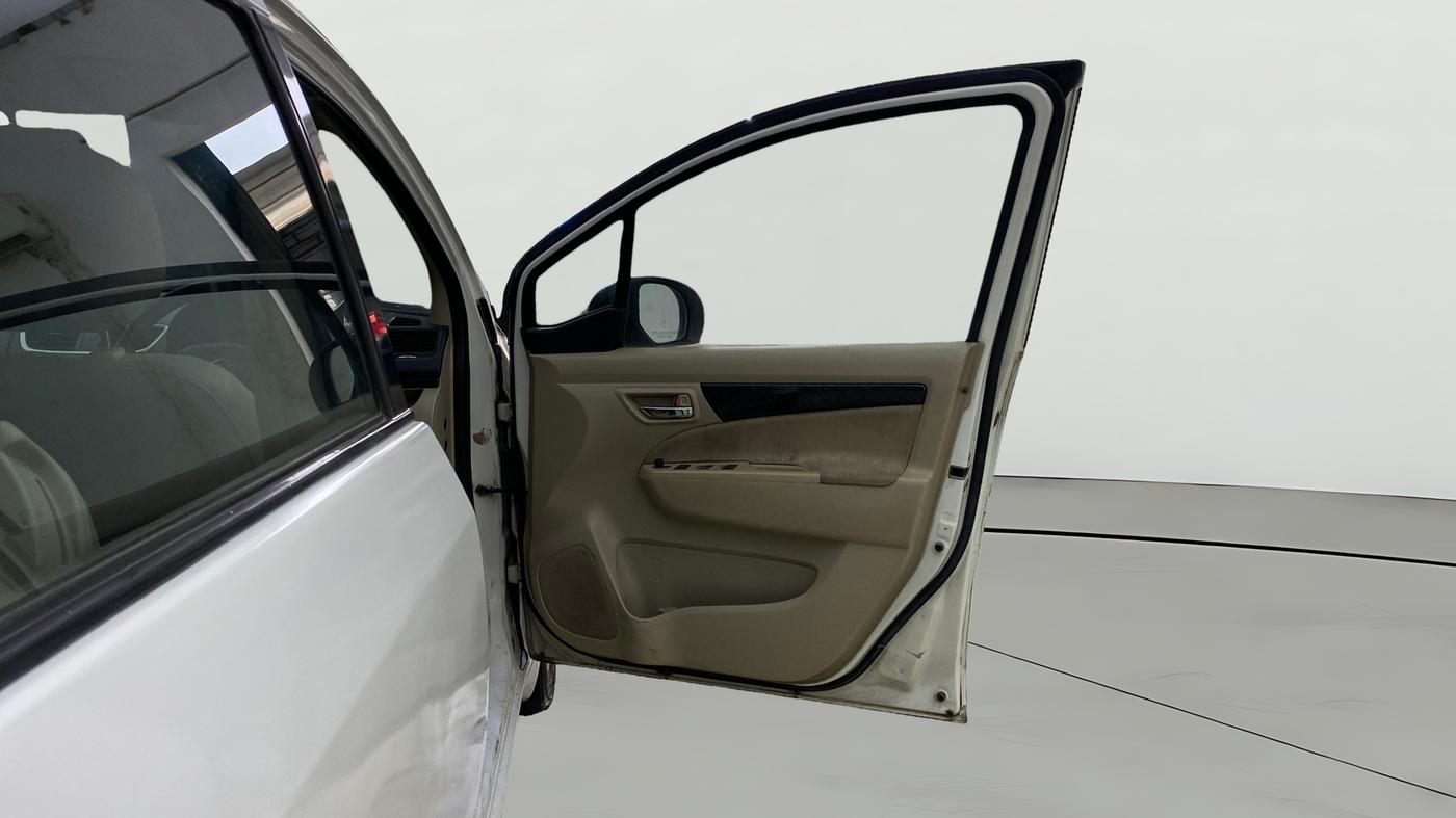 2014 Maruti Ertiga VXI CNG, CNG, Manual, 73,596 km, RHS Front Door