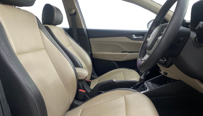 2022 Hyundai Verna SX (O) 1.5 VTVT IVT, Petrol, Automatic, 43,765 km, Right Side Front Door Cabin