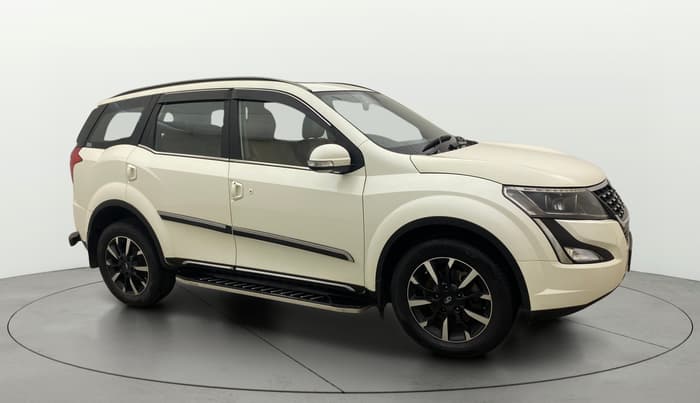2021 Mahindra XUV500 W11, Diesel, Manual, 84,886 km, Right Front Diagonal