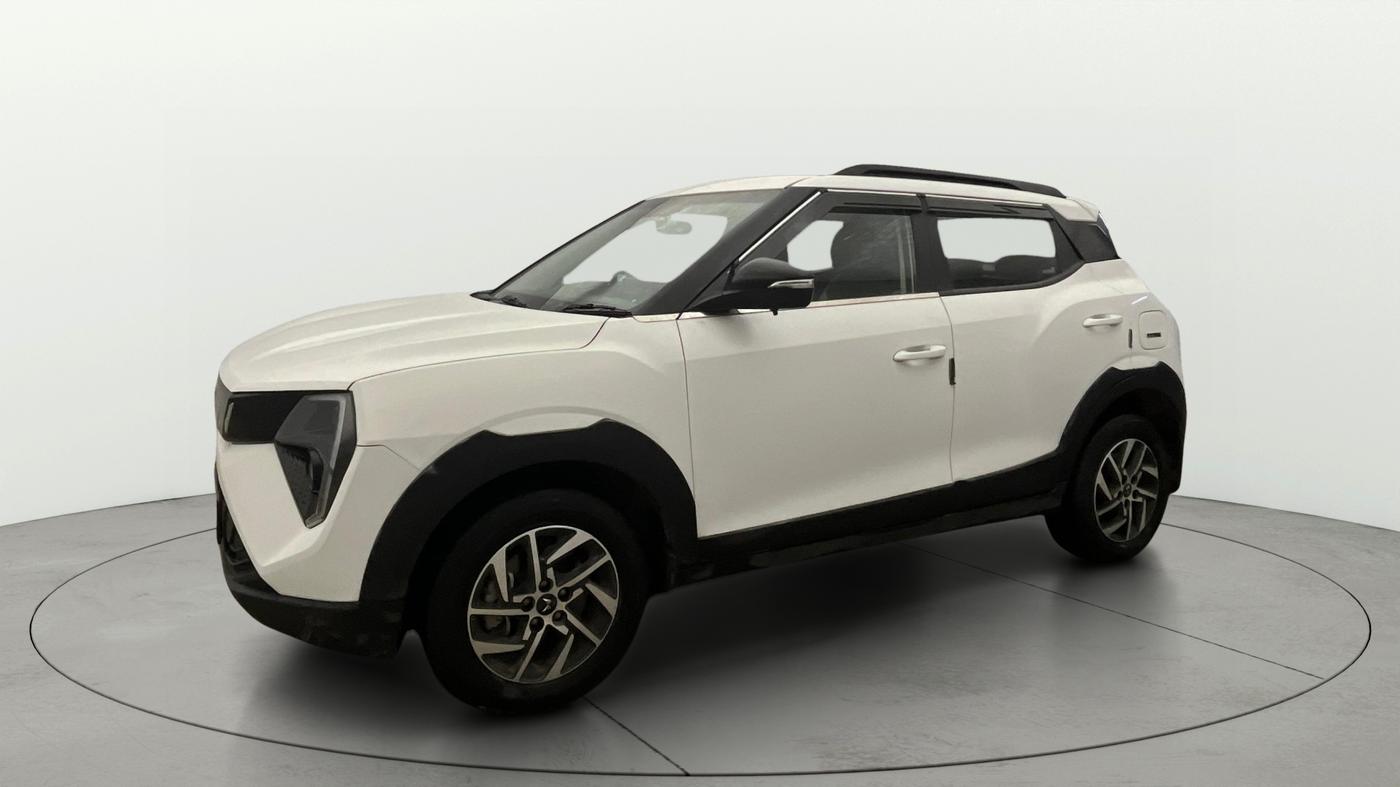 2024 Mahindra XUV 3XO AX5L 1.2 TGDi, Petrol, Manual, 24,133 km, Left Front Diagonal