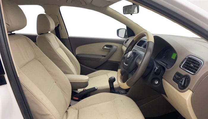 2012 Skoda Rapid AMBITION 1.6 TDI CR MT, Diesel, Manual, 1,25,665 km, Right Side Front Door Cabin