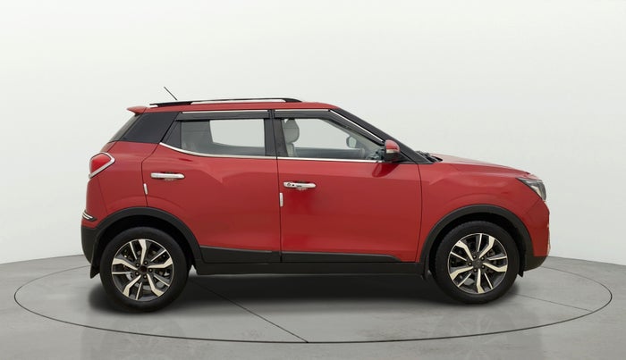 2019 Mahindra XUV300 W8 (O) 1.5 DIESEL, Diesel, Manual, 46,678 km, Right Side View