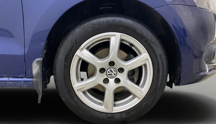 2013 Volkswagen Vento HIGHLINE PETROL AT, Petrol, Automatic, 74,967 km, Right Front Wheel