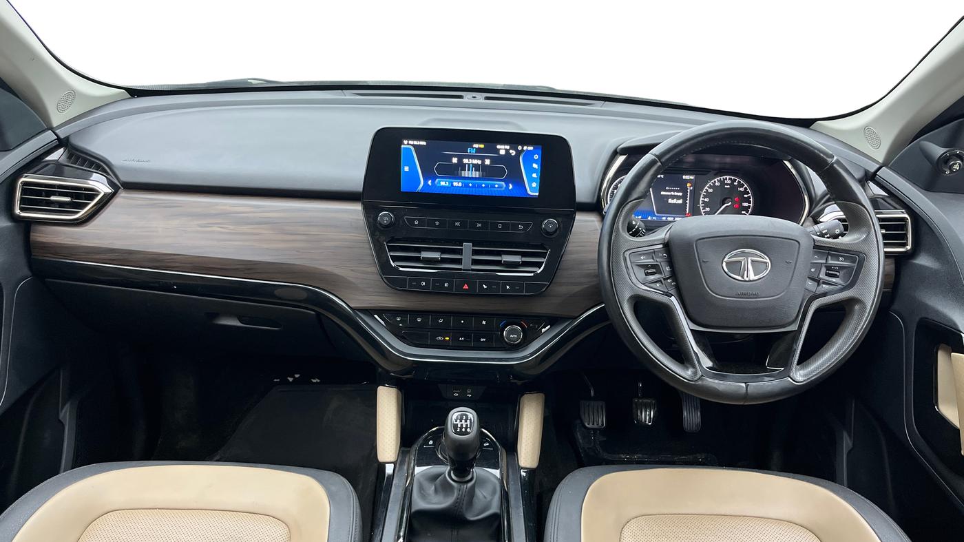 2022 Tata Safari XZ PLUS KAZIRANGA, Diesel, Manual, 25,241 km, Dashboard