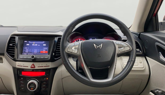2023 Mahindra XUV300 W8 (O) 1.5 DIESEL AMT, Diesel, Automatic, 63,752 km, Steering Wheel Close Up
