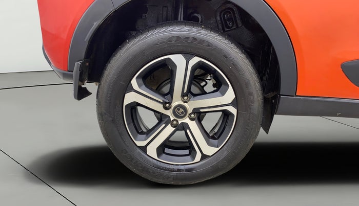 2023 Tata NEXON XZA PLUS SUNROOF PETROL, Petrol, Automatic, 31,113 km, Right Rear Wheel