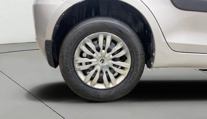 2015 Maruti Swift VXI, Petrol, Manual, 69,289 km, Right Rear Wheel