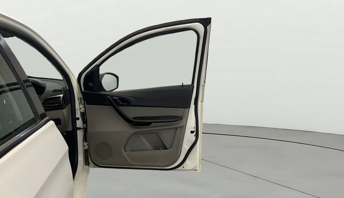 2018 Tata Tiago WIZZ EDITION PETROL, Petrol, Manual, 61,883 km, RHS Front Door