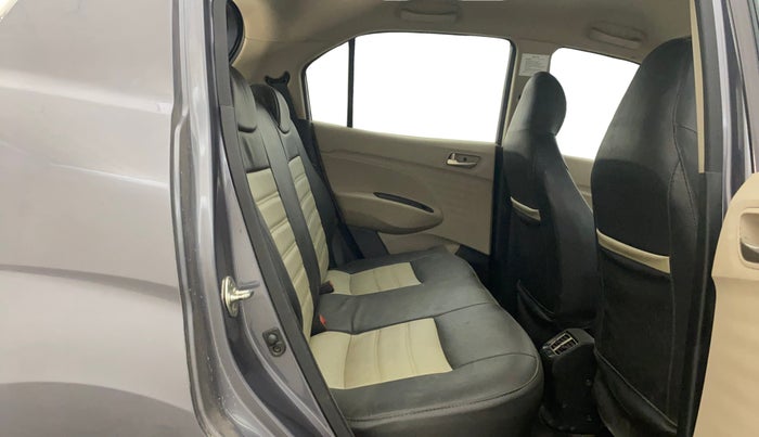 2019 Hyundai NEW SANTRO SPORTZ CNG, CNG, Manual, 63,383 km, Right Side Rear Door Cabin
