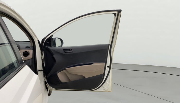 2014 Hyundai Xcent BASE 1.2, Petrol, Manual, 74,800 km, RHS Front Door