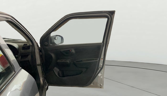 2014 Maruti Swift LXI, Petrol, Manual, 44,071 km, RHS Front Door