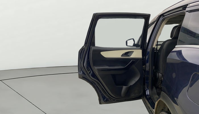 2022 Mahindra XUV700 AX 5 P MT 5 STR, Petrol, Manual, 72,134 km, LHS Rear Door