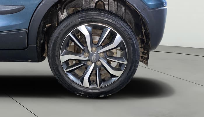 2021 Mahindra XUV300 W8 (O) 1.2 PETROL, Petrol, Manual, 93,983 km, Left Rear Wheel
