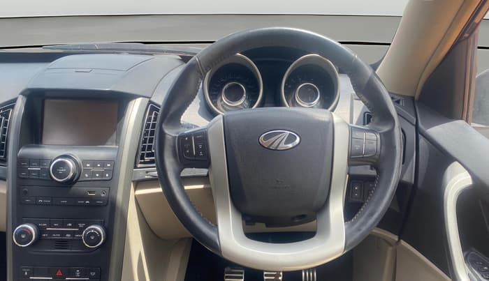 2015 Mahindra XUV500 W10, Diesel, Manual, 80,870 km, Steering Wheel Close Up