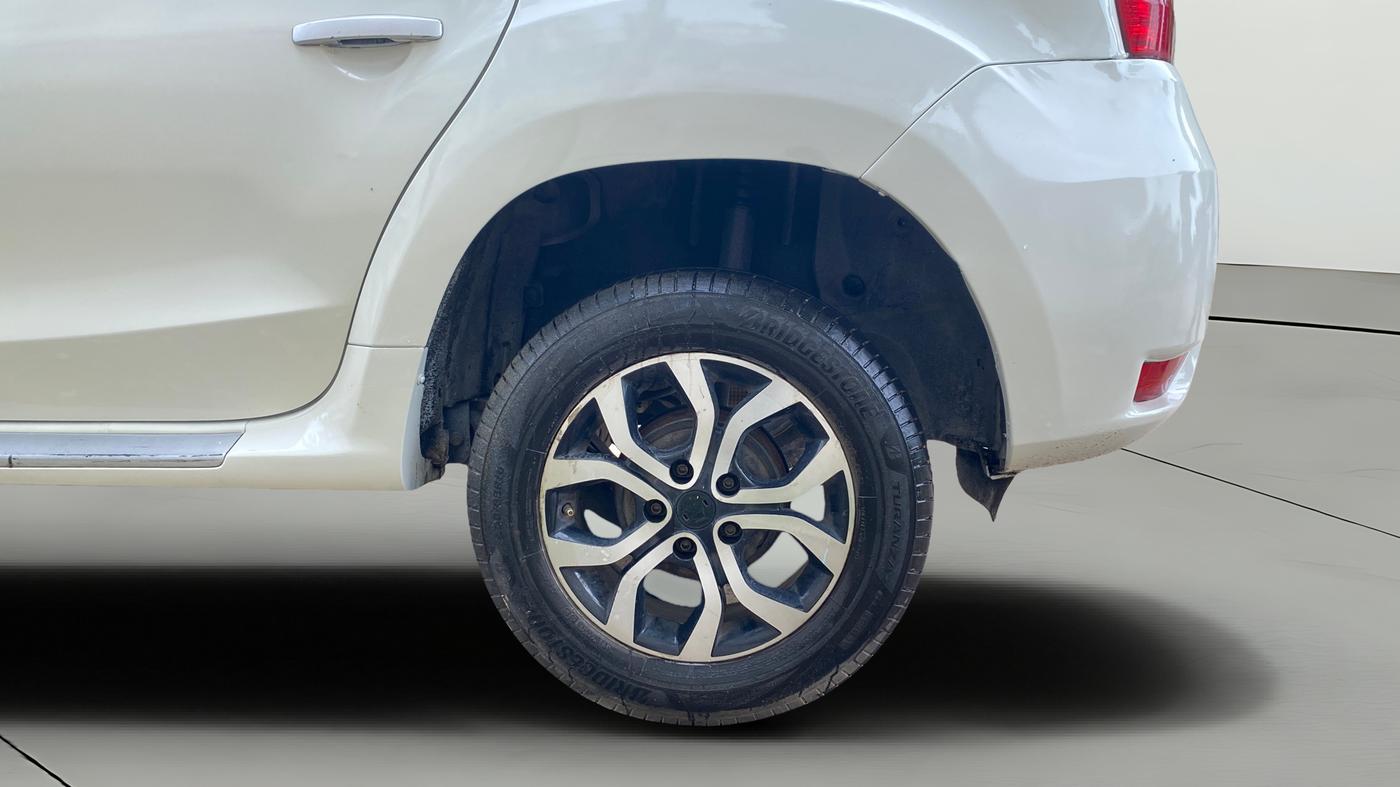 2017 Nissan Terrano XV D PREMIUM AMT, Diesel, Automatic, 1,02,165 km, Left Rear Wheel